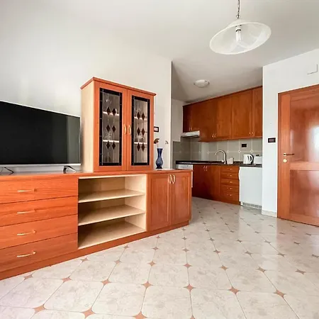 아파트 Beautiful In With Kitchen